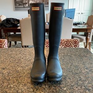 Great condition Hunter rain boots
